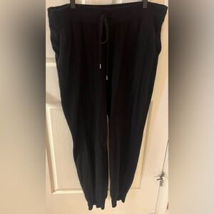 Quince Mongolian Cashmere Black Sweatpants, XL (16). 100% cashmere loungewear.